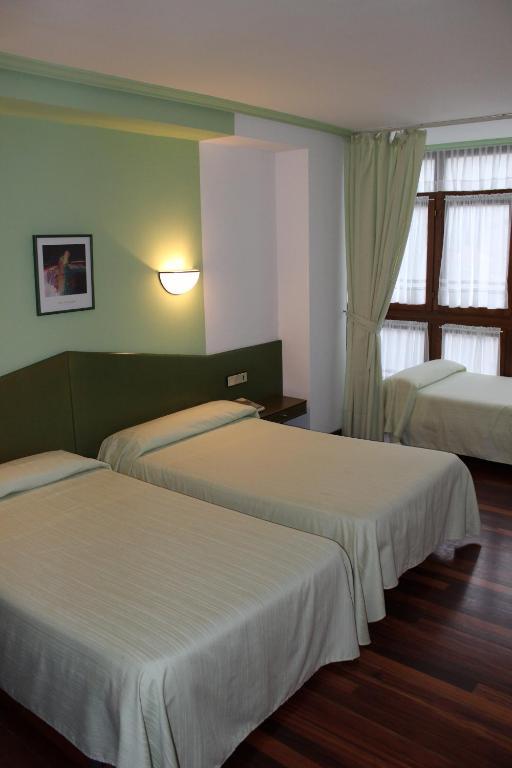 Hotel Sindika Oñate Zimmer foto