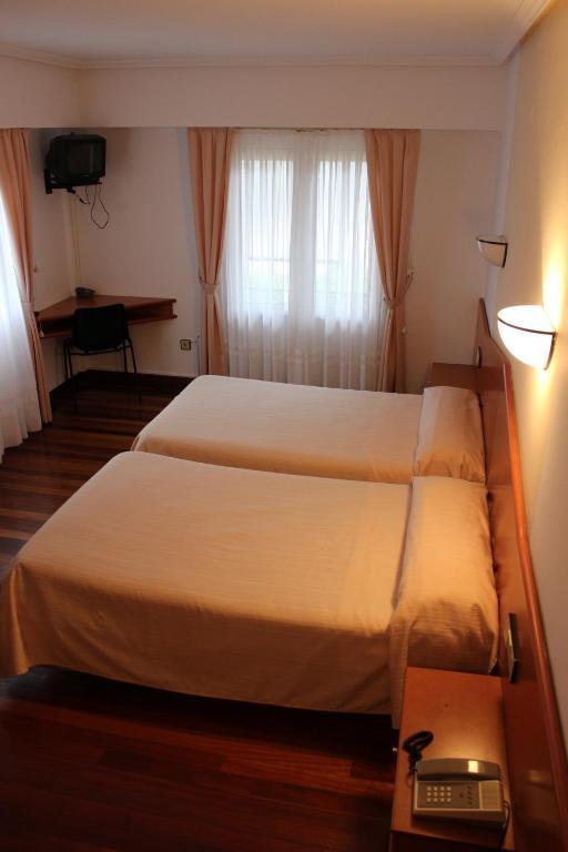 Hotel Sindika Oñate Zimmer foto